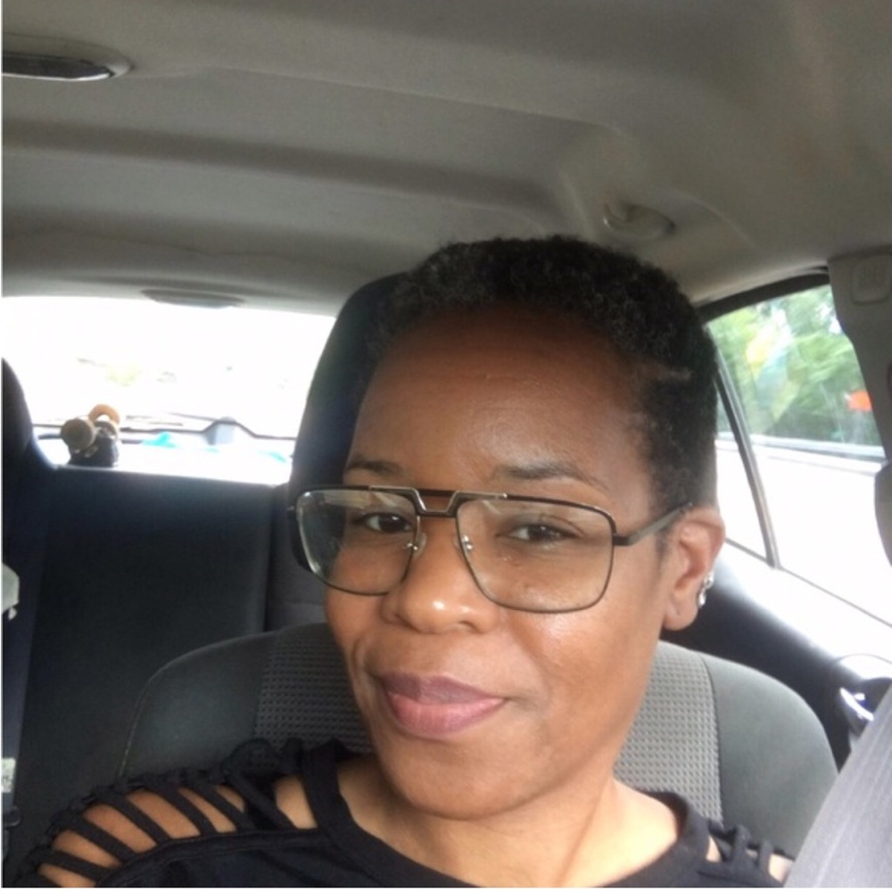 Meet your Posher, Nadia